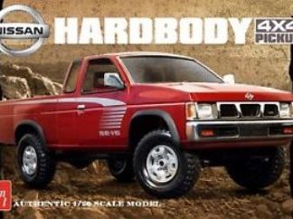 NISSAN HARDBODY PICKUP 4x4  V6  1/25