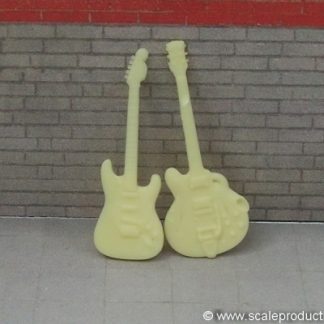 GUITARS  x 2   SPE24223