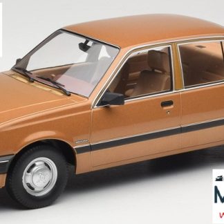 MCG - OPEL ASCONA C BERLINA MET.BEIGE 1/18 MCG18459